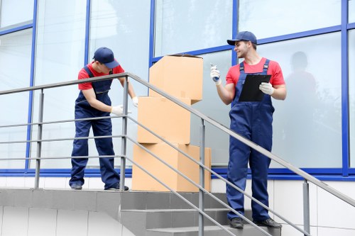 About Us Man With Van Tootingbec describing reliable local moving services