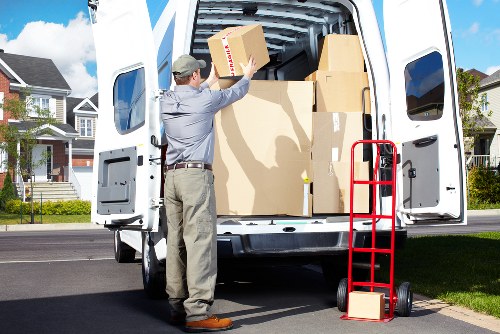 Residential and commercial man with a van support in Tooting Bec